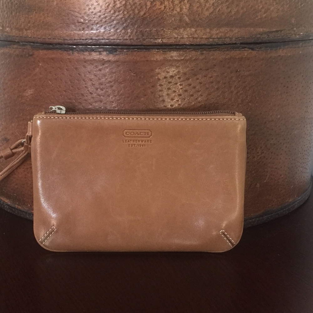COACH LEATHER WRISTLET